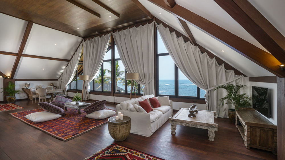 Tirtha Bayu Villa II - Honeymoon Suite sitting area